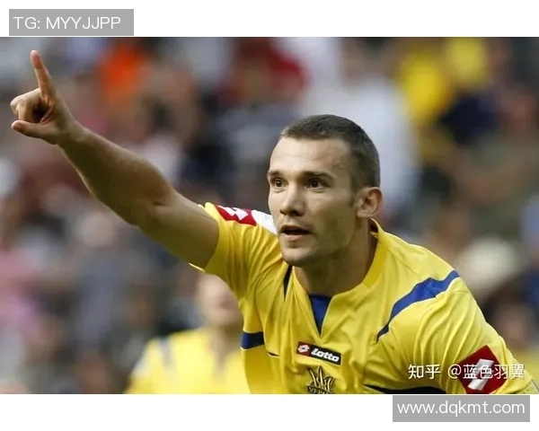 炮头足球明星的传奇故事与他在球场上的辉煌成就解析